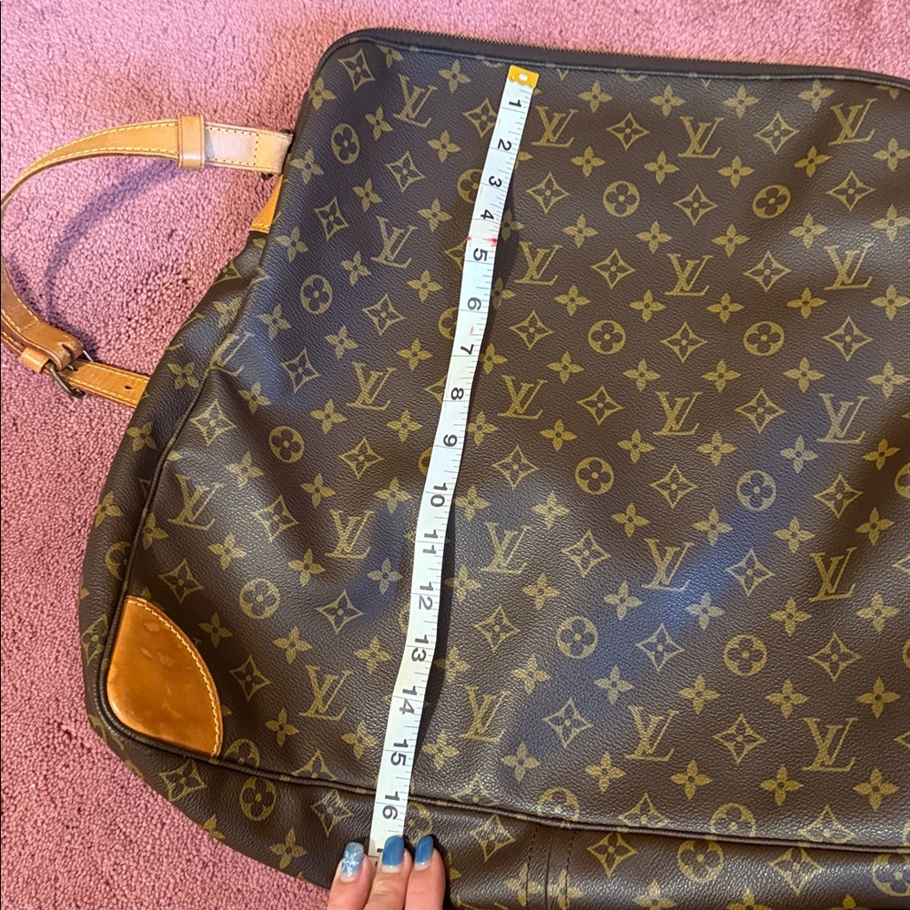 AUTHENTIC LOUIS VUITTON OVERSIZED HOBO BAG - Great for travel! - Picture 6 of 9
